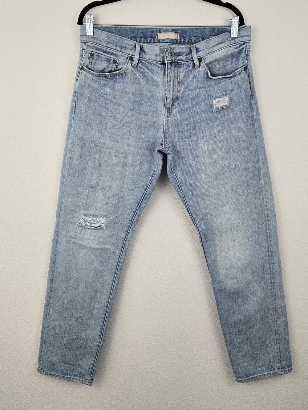 Uniqlo Slim Boyfriend Tapered Lightwash Jeans